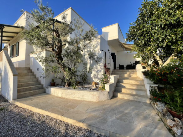 casa-melodia-a-marina-di-felloniche-con-vista-su-mare-ionio
