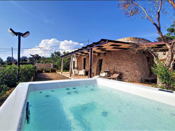 liama-casa-vacanza-marina-di-felloniche-con-jacuzzi